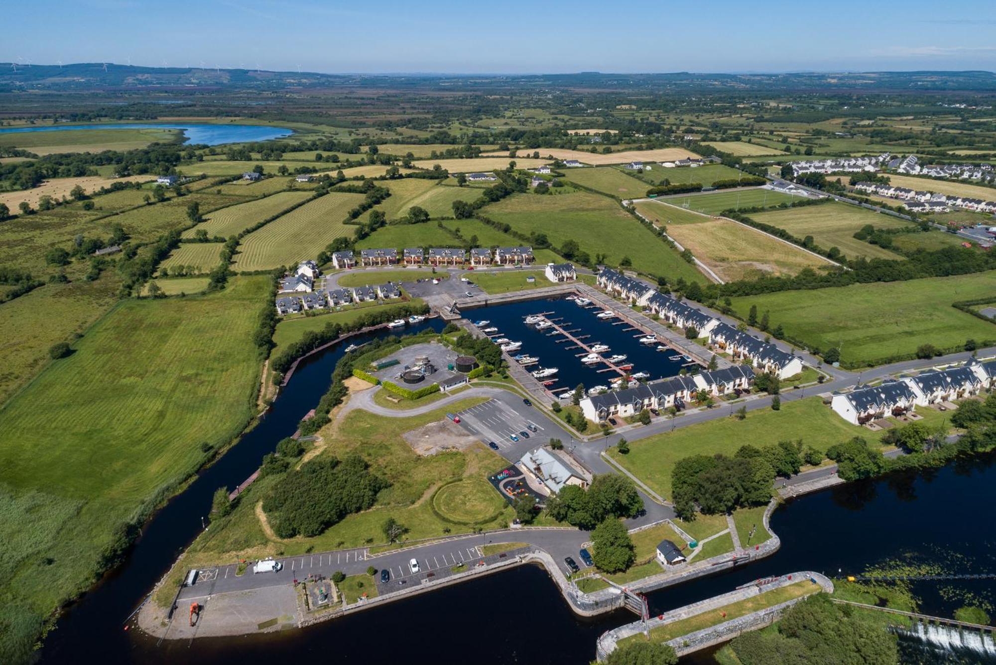 Shannonside - Stylish 5 Bed Marina Home & 40Ft Mooring Termonbarry Экстерьер фото