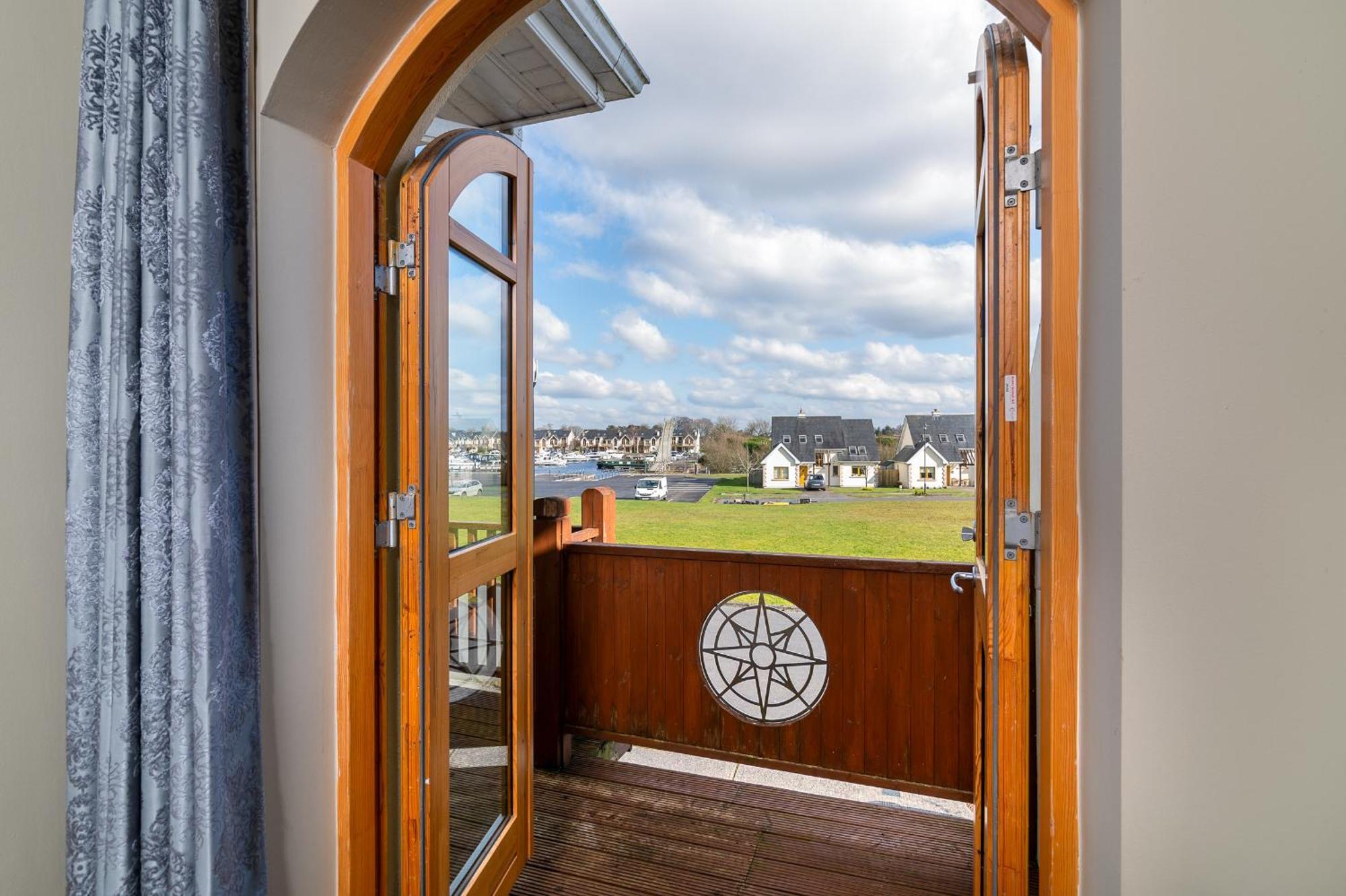 Shannonside - Stylish 5 Bed Marina Home & 40Ft Mooring Termonbarry Экстерьер фото