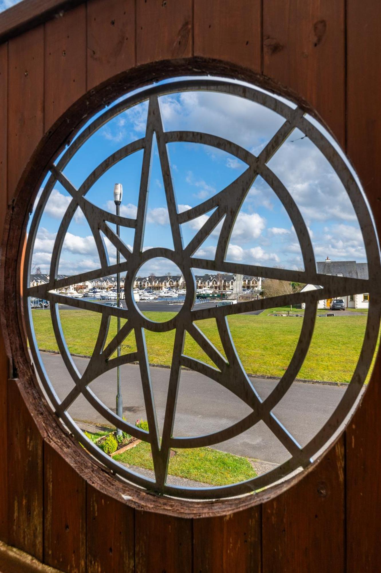 Shannonside - Stylish 5 Bed Marina Home & 40Ft Mooring Termonbarry Экстерьер фото