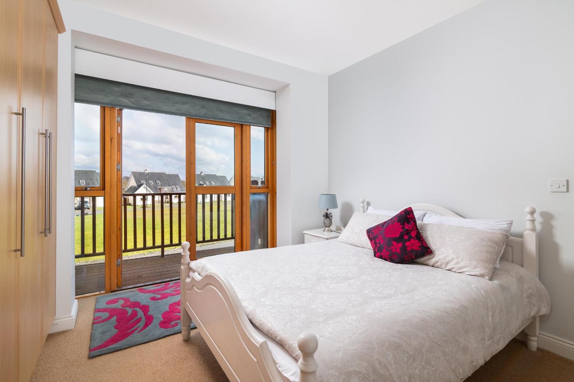 Shannonside - Stylish 5 Bed Marina Home & 40Ft Mooring Termonbarry Экстерьер фото