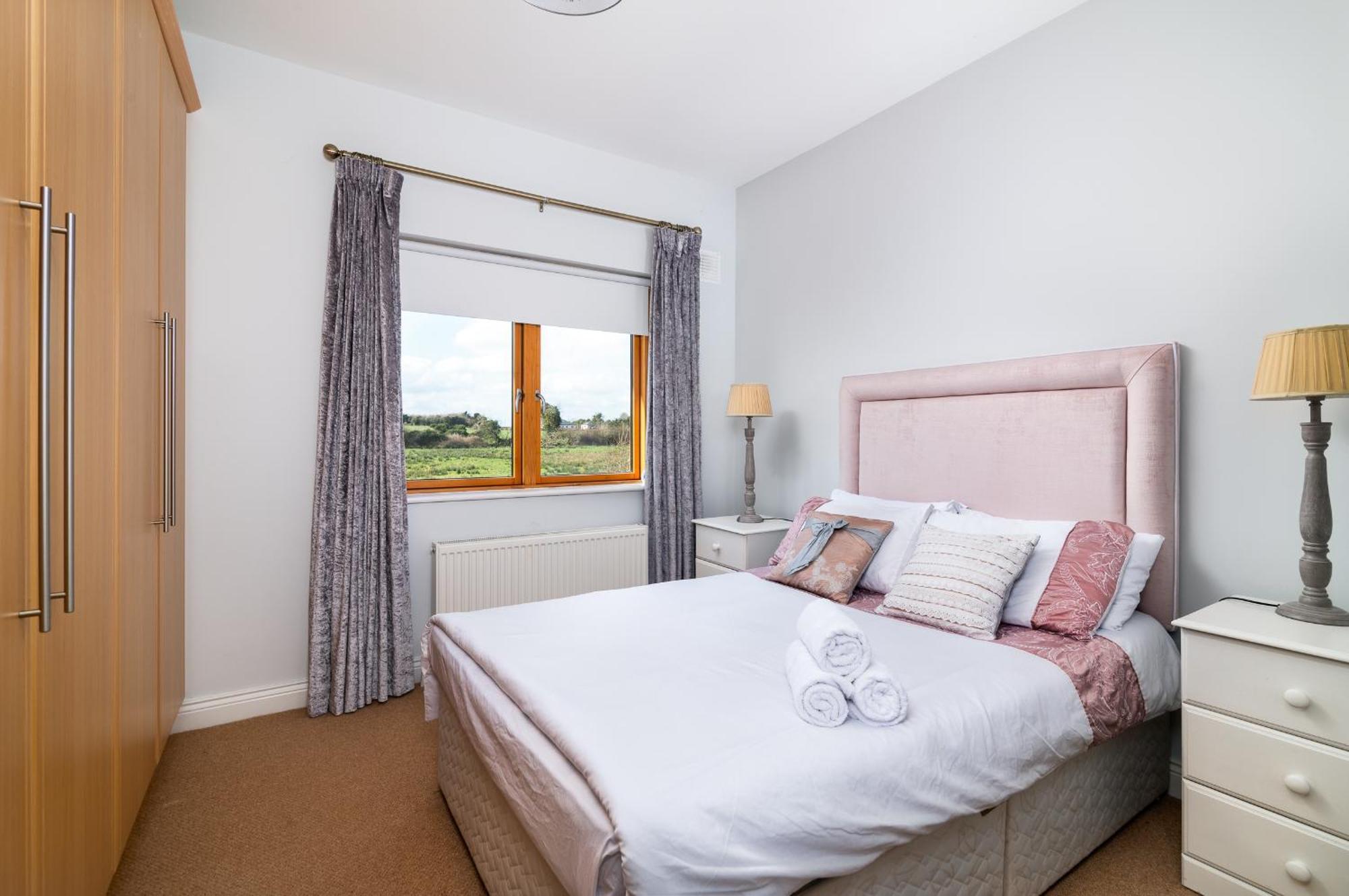 Shannonside - Stylish 5 Bed Marina Home & 40Ft Mooring Termonbarry Экстерьер фото